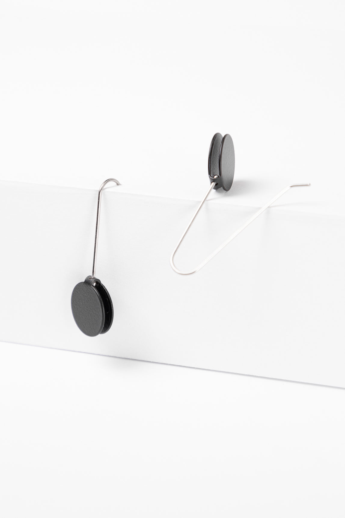 Circle Earrings - Extra Small | Black