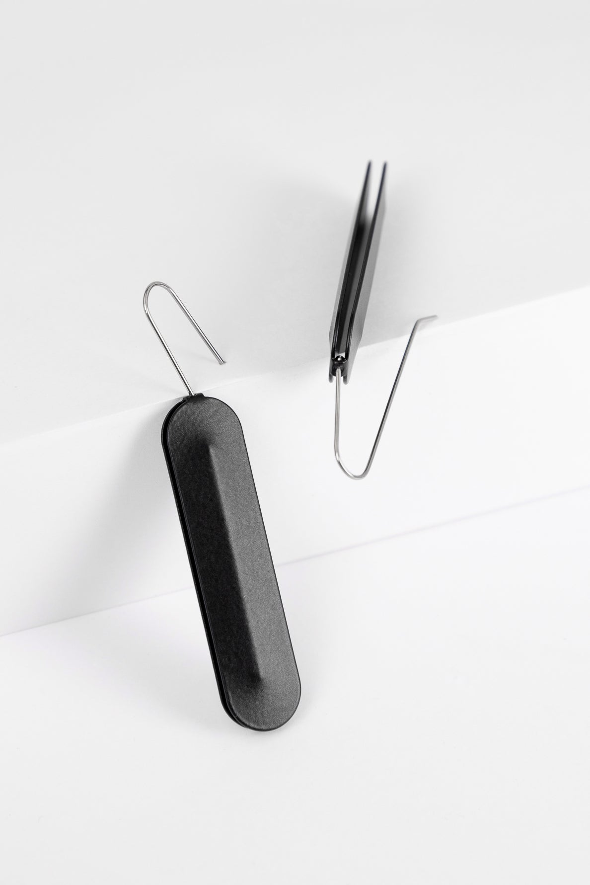 Oval Earrings - Large | Black